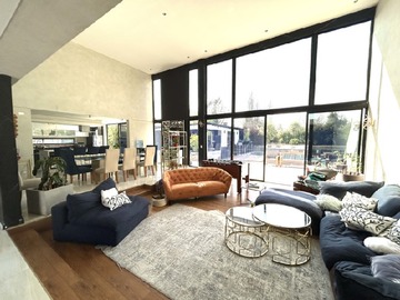 Venta / Casa / Colina