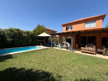 Venta / Casa / Colina