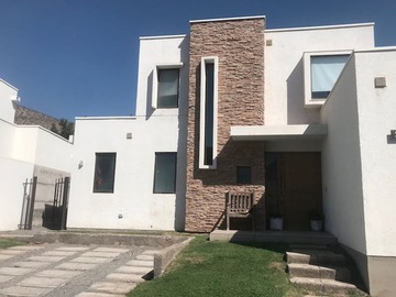 Venta / Casa / Colina