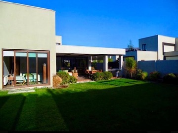 Venta / Casa / Colina