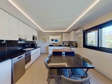 Venta / Casa / Colina