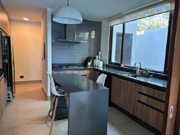 Venta / Casa / Colina