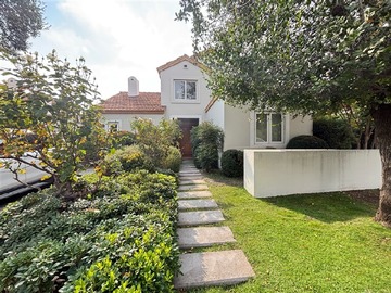 Venta / Casa / Colina