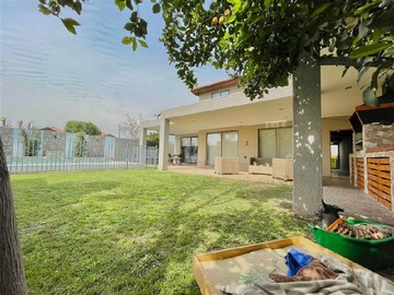 Venta / Casa / Colina