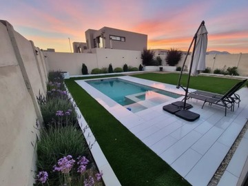 Venta / Casa / Colina