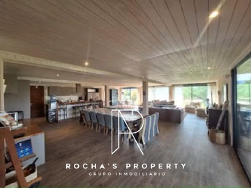 Venta / Casa / Colina