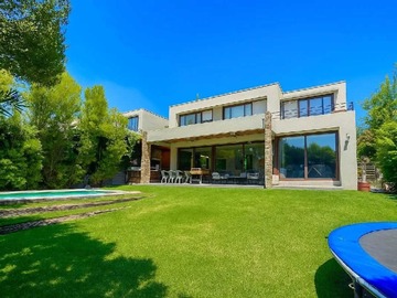 Venta / Casa / Colina