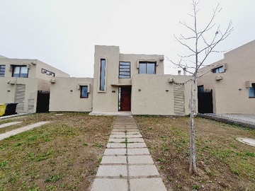 Venta / Casa / Colina