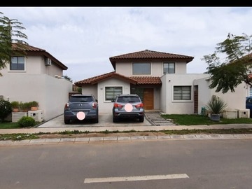 Venta / Casa / Colina