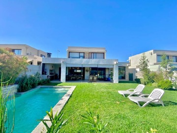 Venta / Casa / Colina