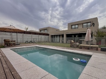 Venta / Casa / Colina