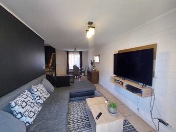 Venta / Casa / Colina