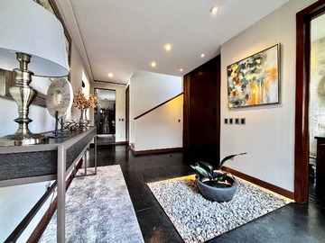 Venta / Casa / Colina