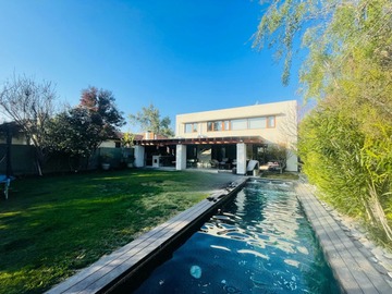 Venta / Casa / Colina