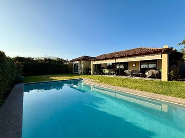 Venta / Casa / Colina