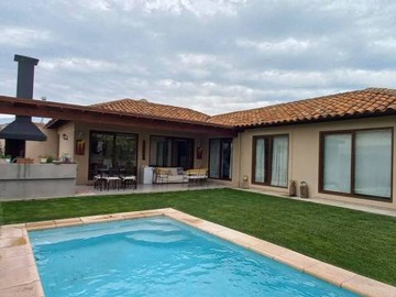 Venta / Casa / Colina