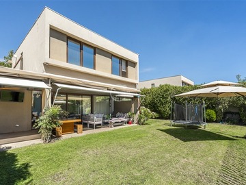 Venta / Casa / Colina