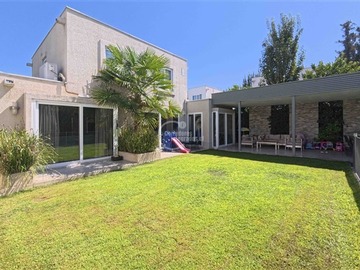 Venta / Casa / Colina