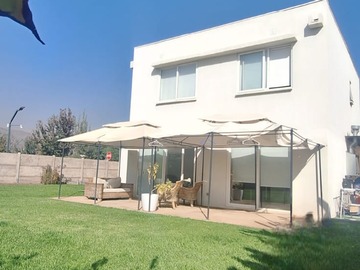 Venta / Casa / Colina