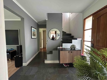 Venta / Casa / Colina