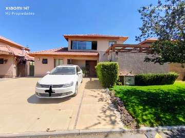Venta / Casa / Colina