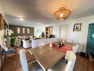 Venta / Casa / Colina