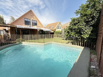 Venta / Casa / Colina