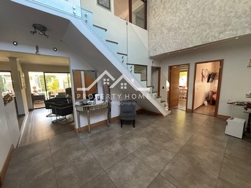 Venta / Casa / Colina