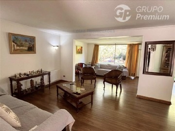 Venta / Casa / Colina