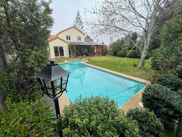 Venta / Casa / Colina