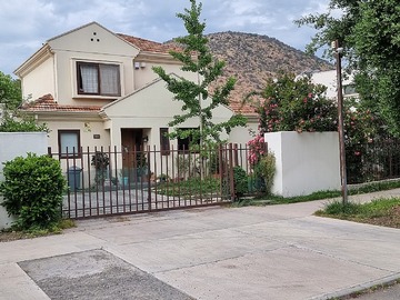 Venta / Casa / Colina