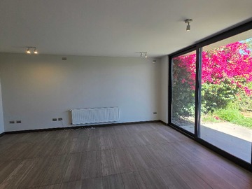 Venta / Casa / Colina