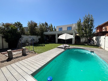 Venta / Casa / Colina