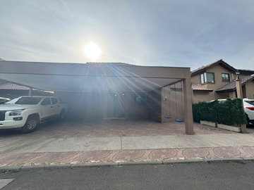 Venta / Casa / Colina