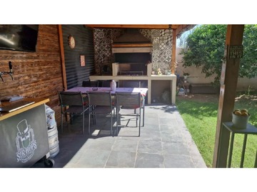Venta / Casa / Colina