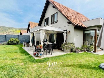 Venta / Casa / Colina