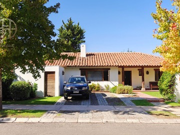 Venta / Casa / Colina