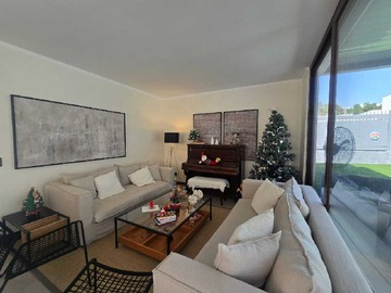 Venta / Casa / Colina