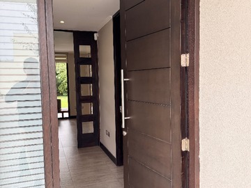 Venta / Casa / Colina