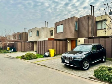 Venta / Casa / Colina