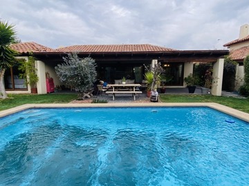 Venta / Casa / Colina
