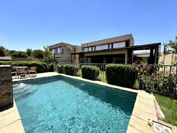 Venta / Casa / Colina