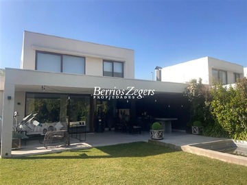 Venta / Casa / Colina
