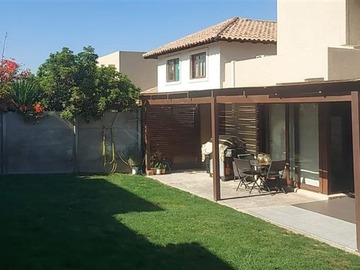Venta / Casa / Colina