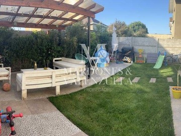 Venta / Casa / Colina