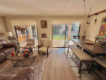 Venta / Casa / Colina