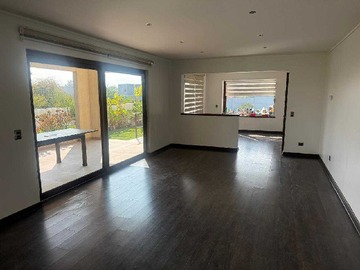 Venta / Casa / Colina