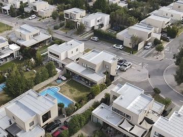 Venta / Casa / Colina