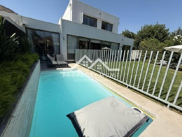 Venta / Casa / Colina