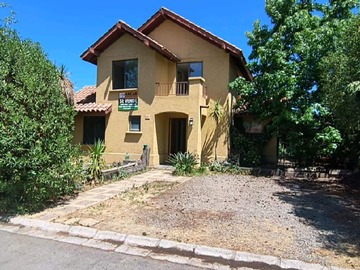 Venta / Casa / Colina